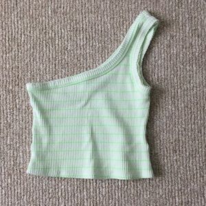 One shoulder crop top